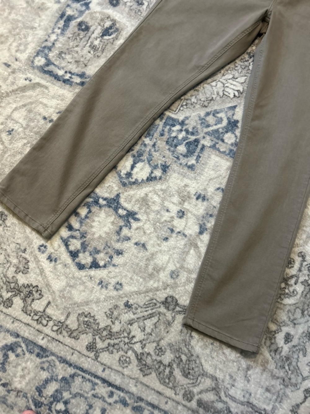 Liz Claiborne Women’s Slim Leg Mid-rise  Pants - Picture 4 of 7